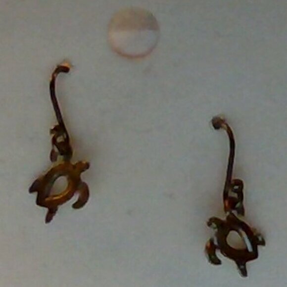 Brand New Official Disney Parks Aulani Silver-Dipped Turtle Drop Earrings - Picture 3 of 5